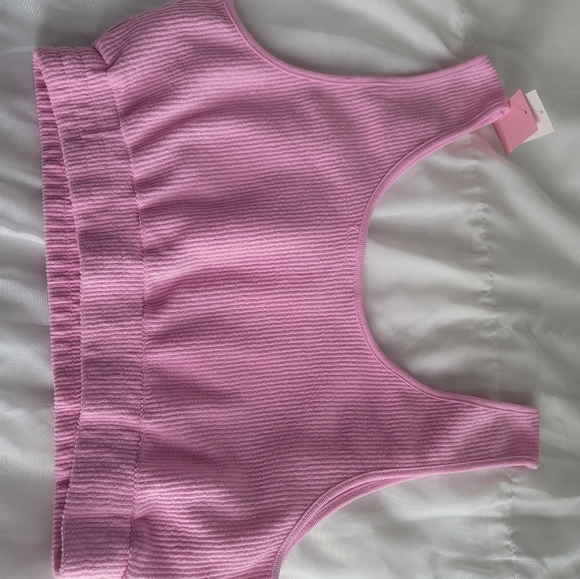 Hello and kitty and friend crop top - Picture 2 of 4